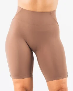Aura Short 9"