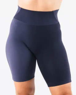 Aura Short 9"