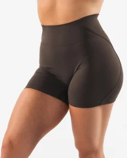 Aura Short 5"
