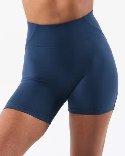 Aura Short 5"