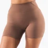 Aura Short 5"