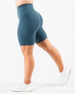 Aura Short 9