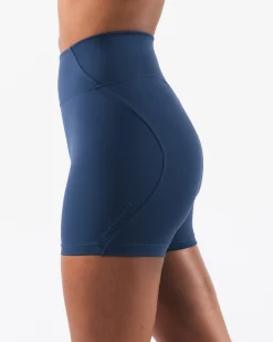 Aura Short 5