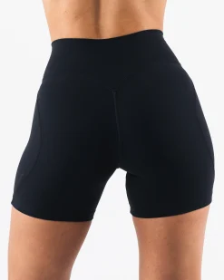 Aura Short 5
