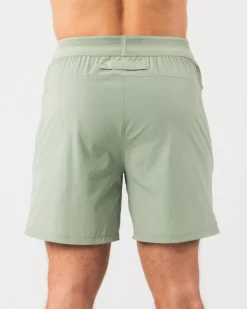 Studio Short 6"
