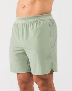 Studio Short 6
