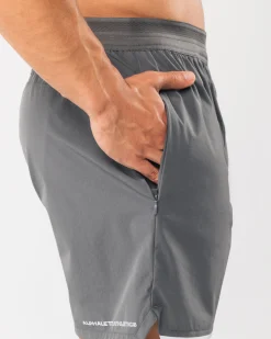 Studio Short 6